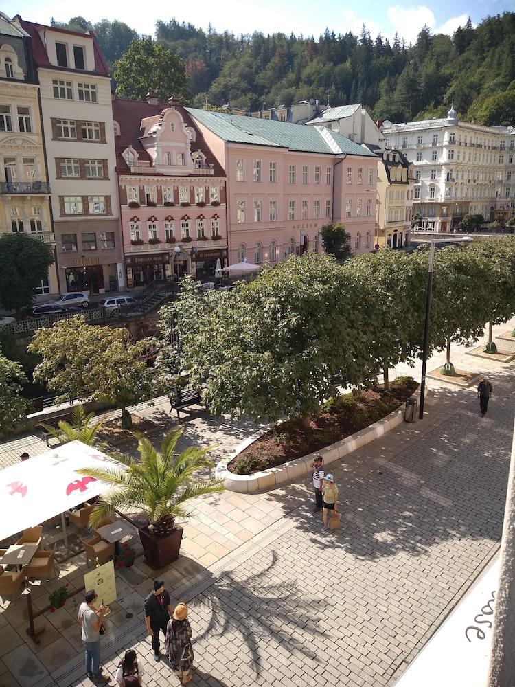 Hotel Renesance Krasna Kralovna Karlovy Vary Eksteriør bilde